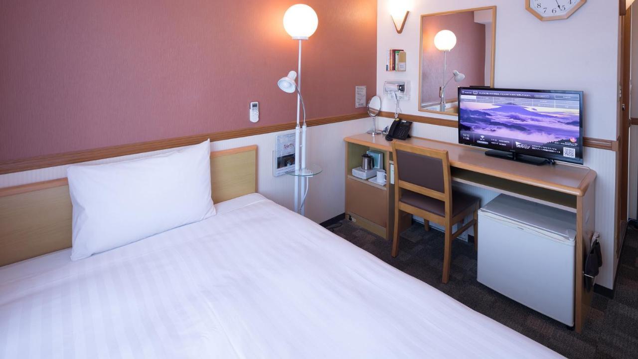 Toyoko Inn Matsuyama Ichibancho Zewnętrze zdjęcie